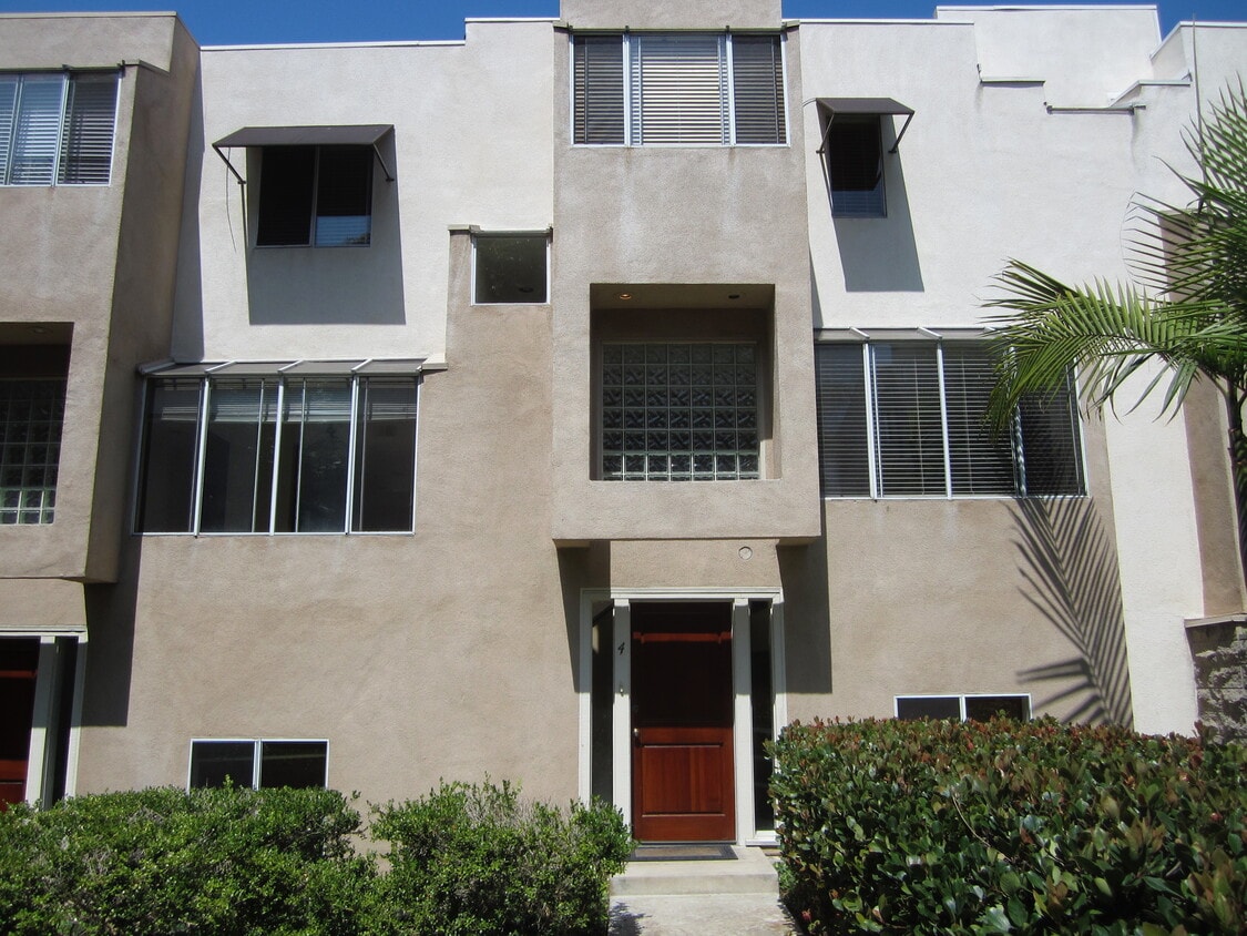 Building Photo - 501 Herondo St