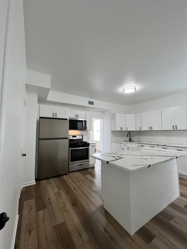 Foto del edificio - 5714 W Grand Ave