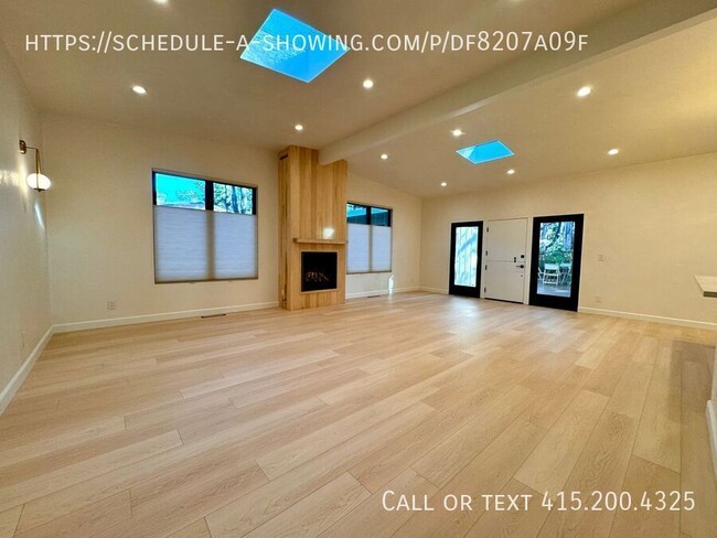 Building Photo - Exquisite Newly Remodeled 3-Bedroom Home i...