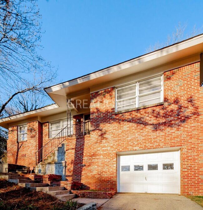 Foto del edificio - 325 Northwood Dr