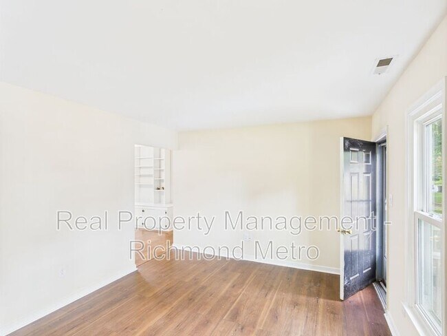 Foto del edificio - 6219 Dorius Dr