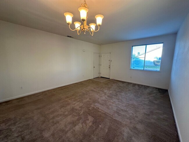 Foto del edificio - Desirable 2 Story Home In Weston Ranch