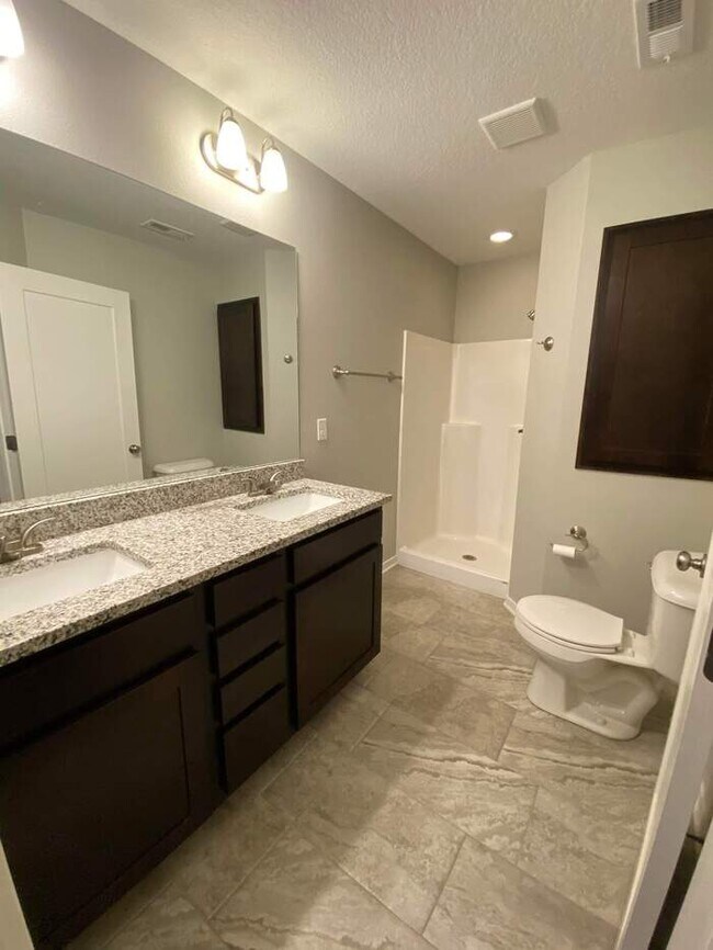 Foto del edificio - 203 Burr Oak Ct