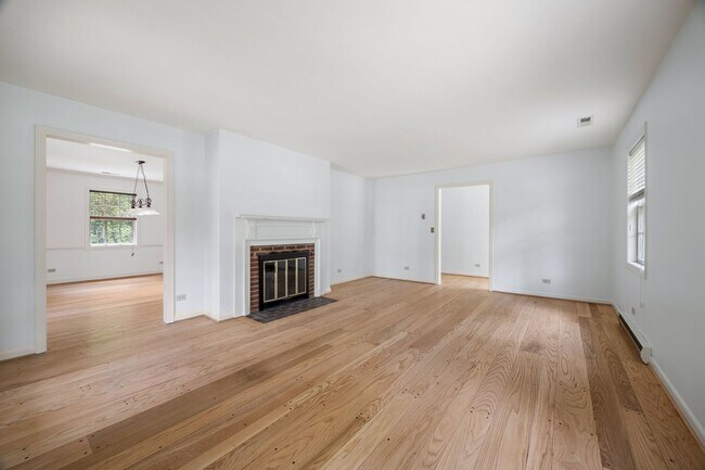 Foto del edificio - 2579 Garth Rd