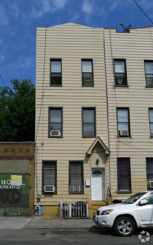 Building Photo - 1611 Jefferson Ave