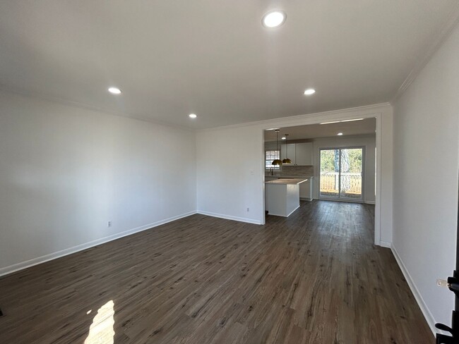 Building Photo - 59 Cricket Ln