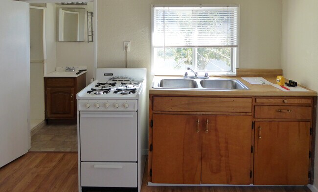 Kitchen - 2539 N St