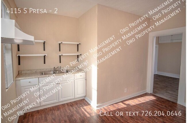 Building Photo - 4115 S Presa St