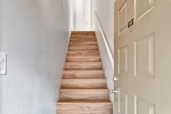 Building Photo - 116 Gardens Dr