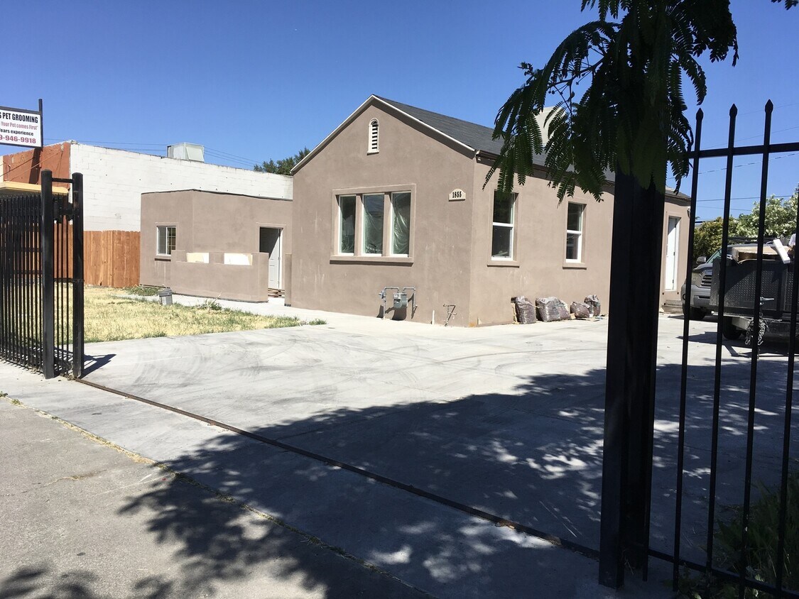 Foto principal - Beautifully 2Br, 2Ba Located near UOP