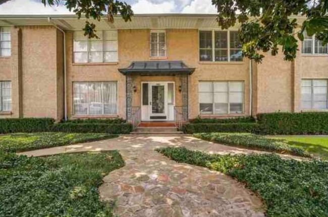 Building Photo - 8602 Baltimore Drive