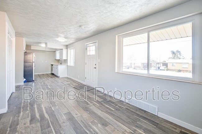 Building Photo - 34 N Terrace Dr