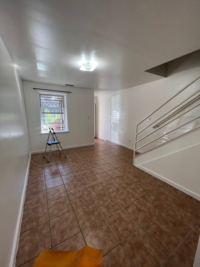 Foto del edificio - 3227 Riverdale Ave