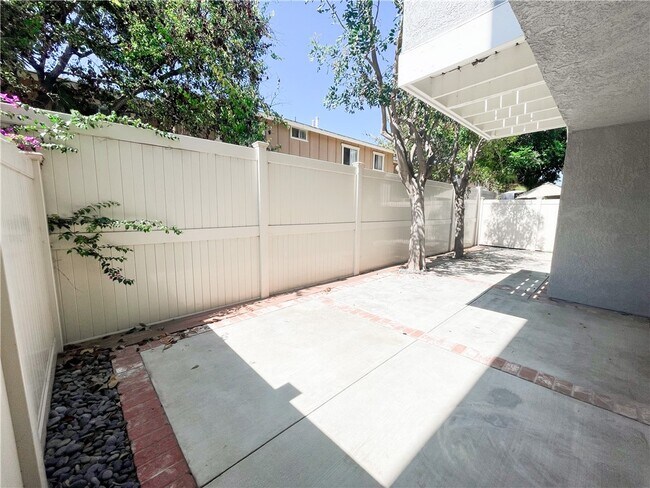 Building Photo - 157 Quiet Bay Ln