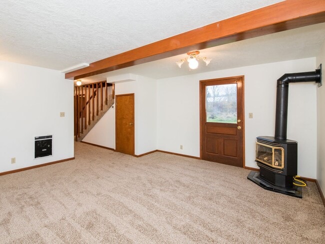 Foto del edificio - Adorable 2-bdrm/2-bath barn conversion home off River Road—Rural feel, close to everything