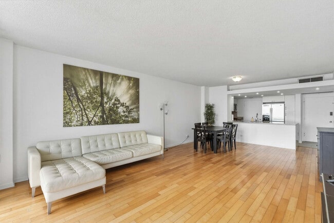 Building Photo - 5599 Collins Ave