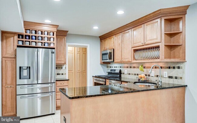 Foto del edificio - 4005 Lees Corner Rd