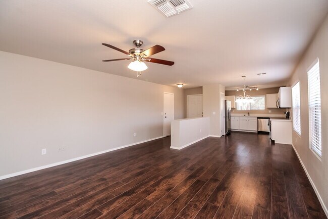 Foto del edificio - 1538 S Danielson Wy