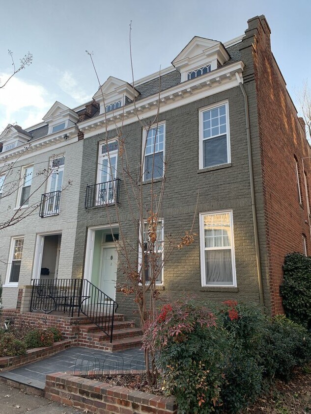 Primary Photo - 304 N Mulberry St