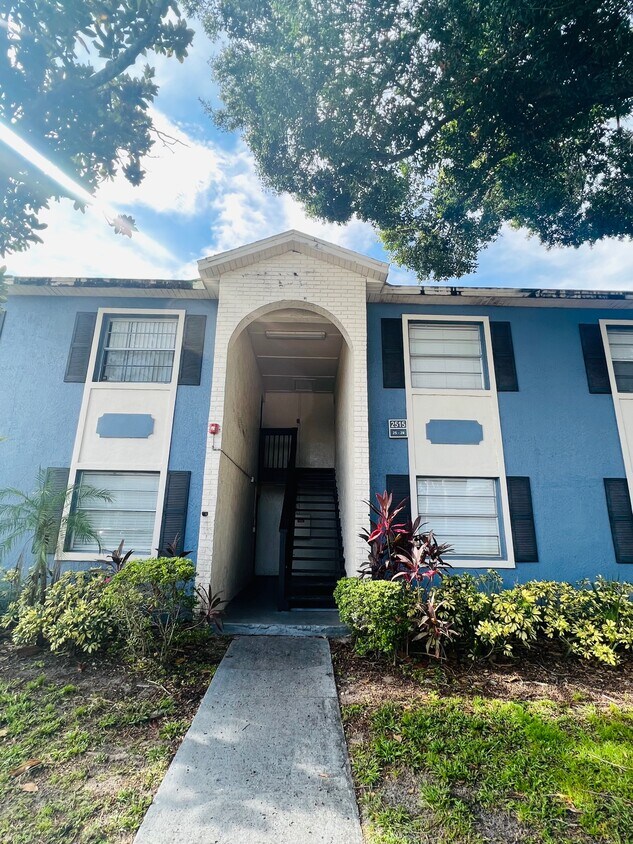 2515 N Alafaya Trail, Orlando, FL 32826 Townhouse for Rent in Orlando