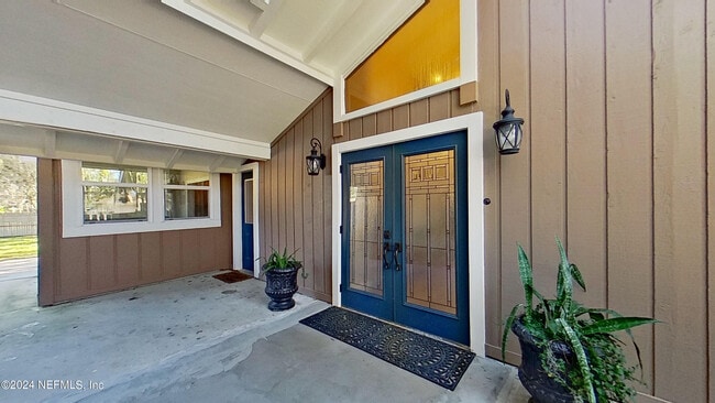 Building Photo - 4425 Beacon Dr W
