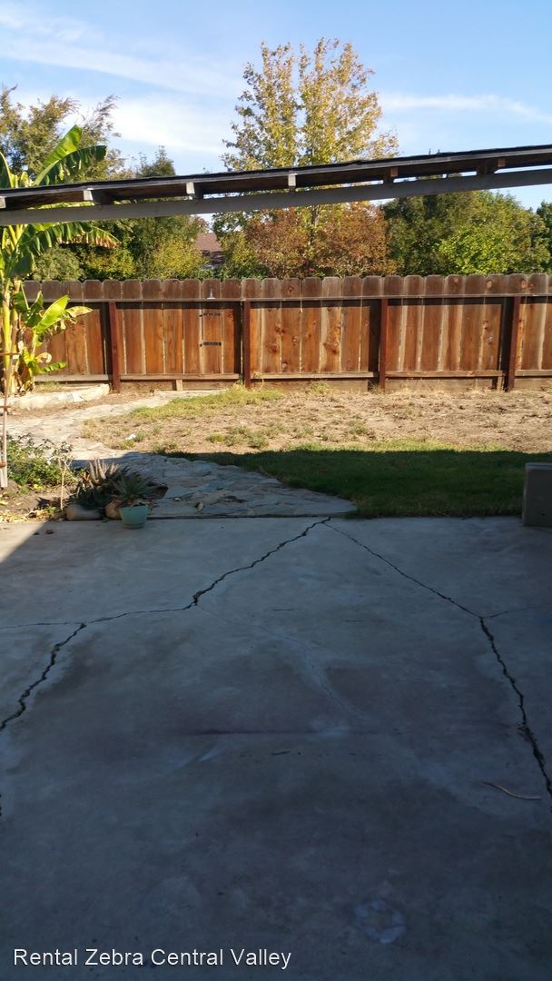Building Photo - 3 br, 2 bath House - 3430 La Jolla Way
