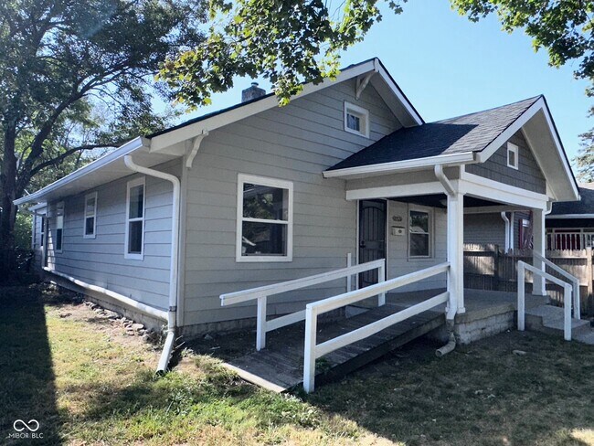 Foto del edificio - 2921 E Brookside Ave