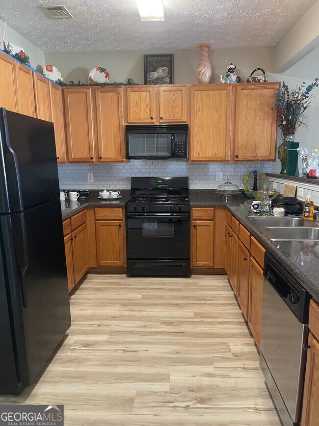 Building Photo - 4911 Walden Lake Square