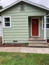 Building Photo - 1581 Cloverlawn Dr