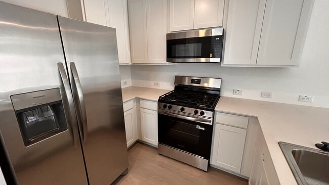 Building Photo - 3125 Campeiro Ave