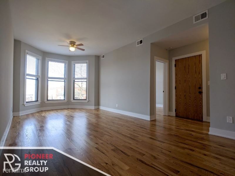 Foto principal - 635 W Oakdale Ave