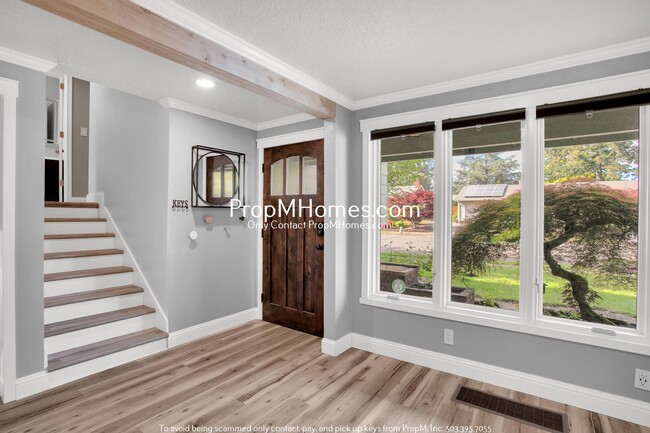 Foto del edificio - Beautifully Updated Four Bedroom Home in W...