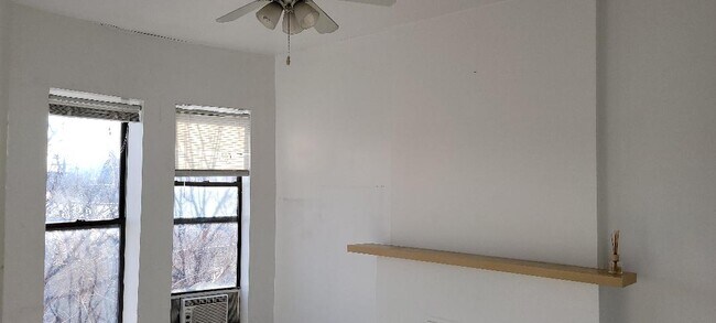 Ceiling Fan - 302 W 31st St