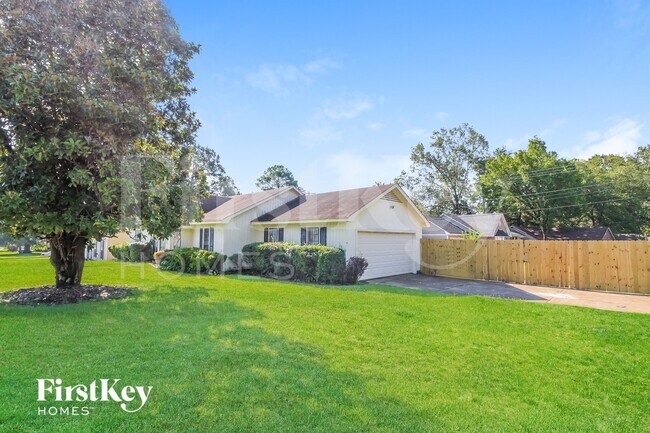 Foto del edificio - 6729 Birch Run Ln