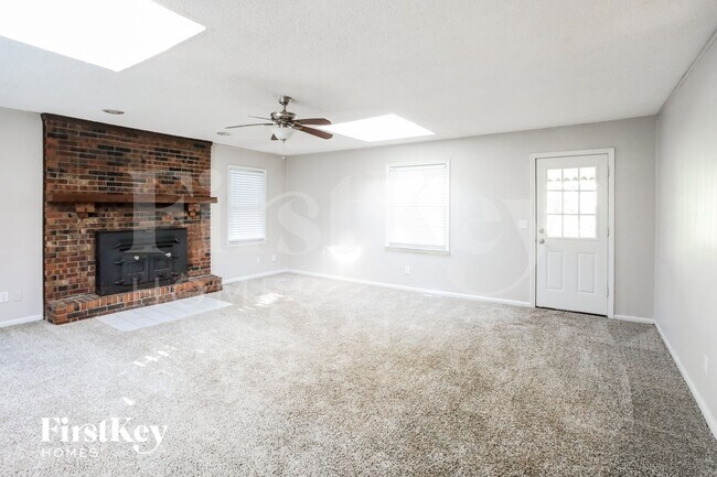 Building Photo - 6900 Fairlane Dr