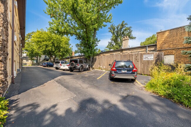 Foto del edificio - 109 S Elmwood Ave