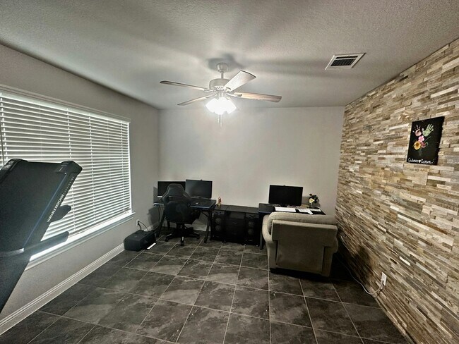 Foto del edificio - 21822 Rose Maris Ln