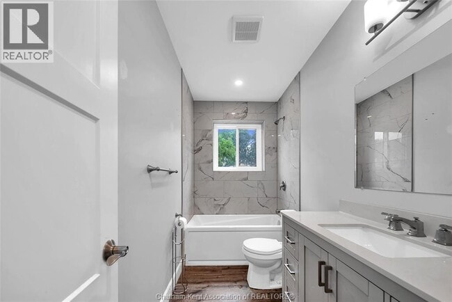 Building Photo - 25 Orchard Heights Dr