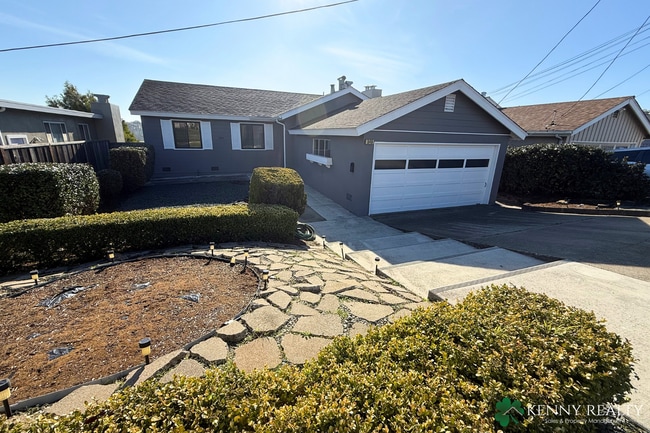 Building Photo - Bright Multi-Level 4BR Home with Two Primary Bedrooms