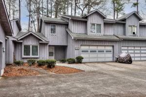 Building Photo - 3220 Summerchase Cir