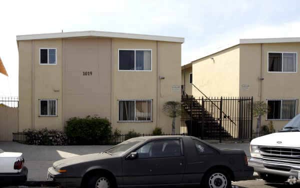 Building Photo - 1019 Lewis Ave