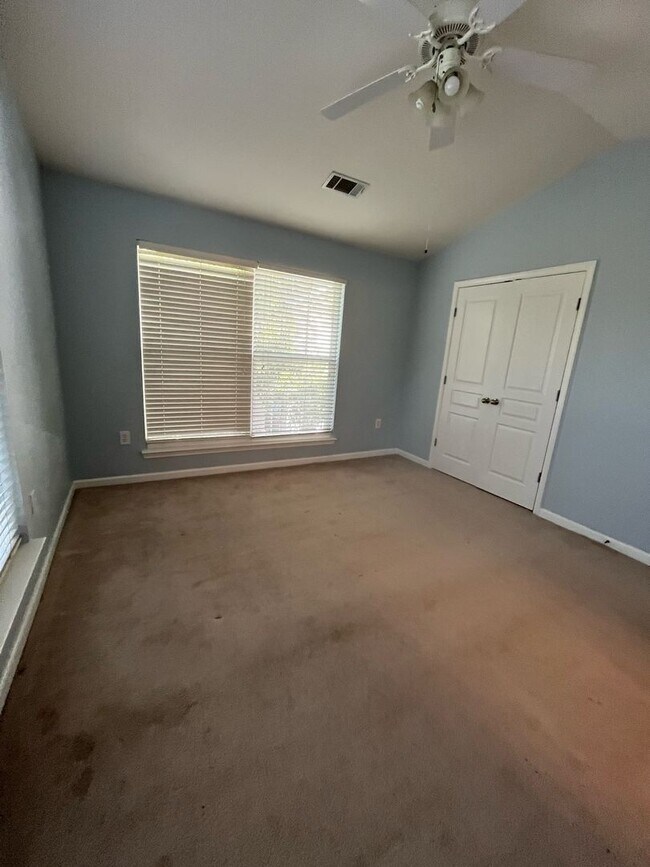 Foto del edificio - 220 Woodlands