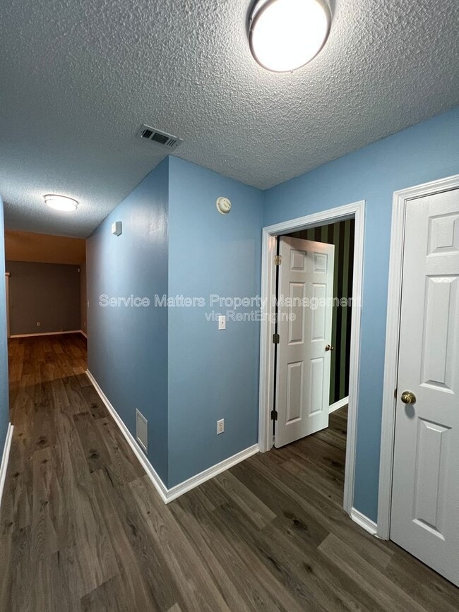 Building Photo - 2439 Redoubt Ave