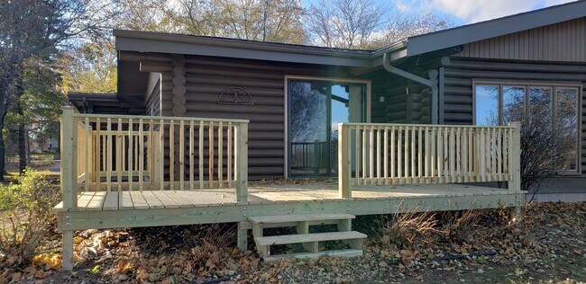 Building Photo - Log Cabin - Spacious 3 bedroom 2.5 bath Home