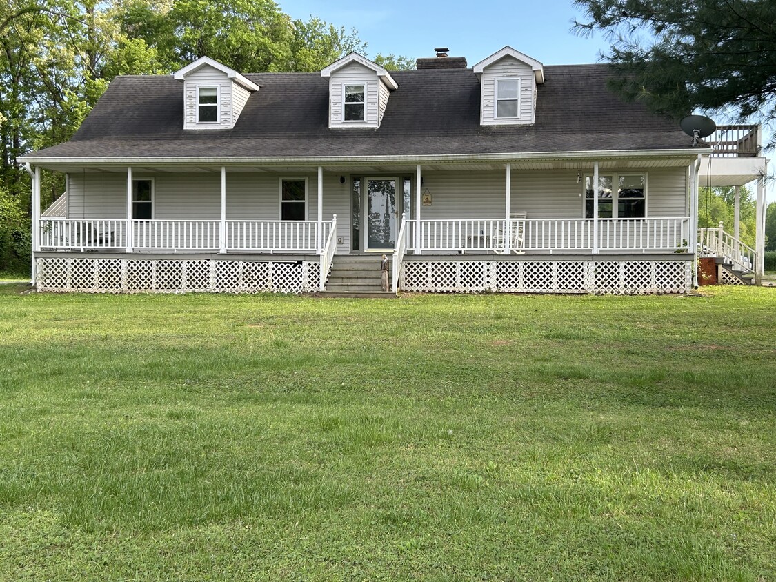 Primary Photo - 1400 Fairgrounds Rd