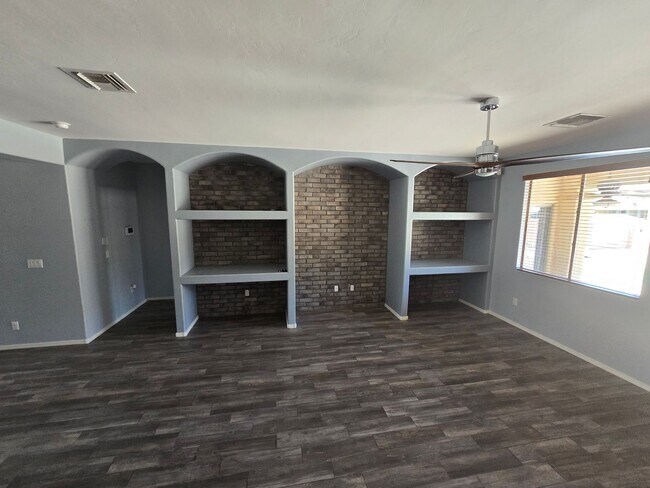 Building Photo - Must See 4 Bedroom Home in Sahuarita!  3 C...