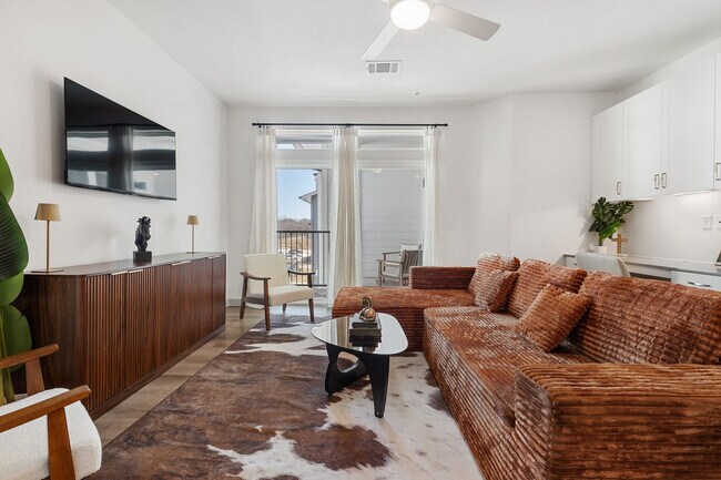 Building Photo - 1301 Leah Ave