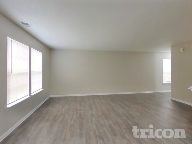 Foto del edificio - 5956 Portman Pl