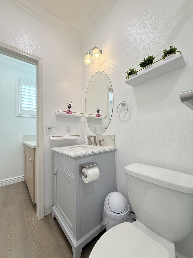 Foto del edificio - 16004 Cascade Dr