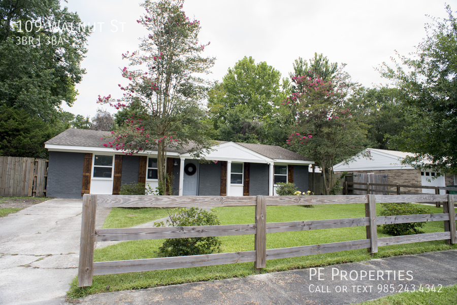 Primary Photo - COMPLETELY REMODELED FARMHOUSE! New window...